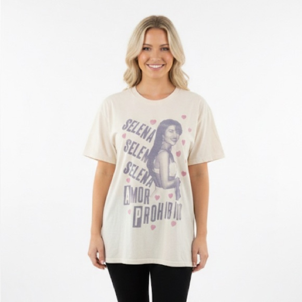 Junk Food Clothing Beige Selena Graphic Tee size medium